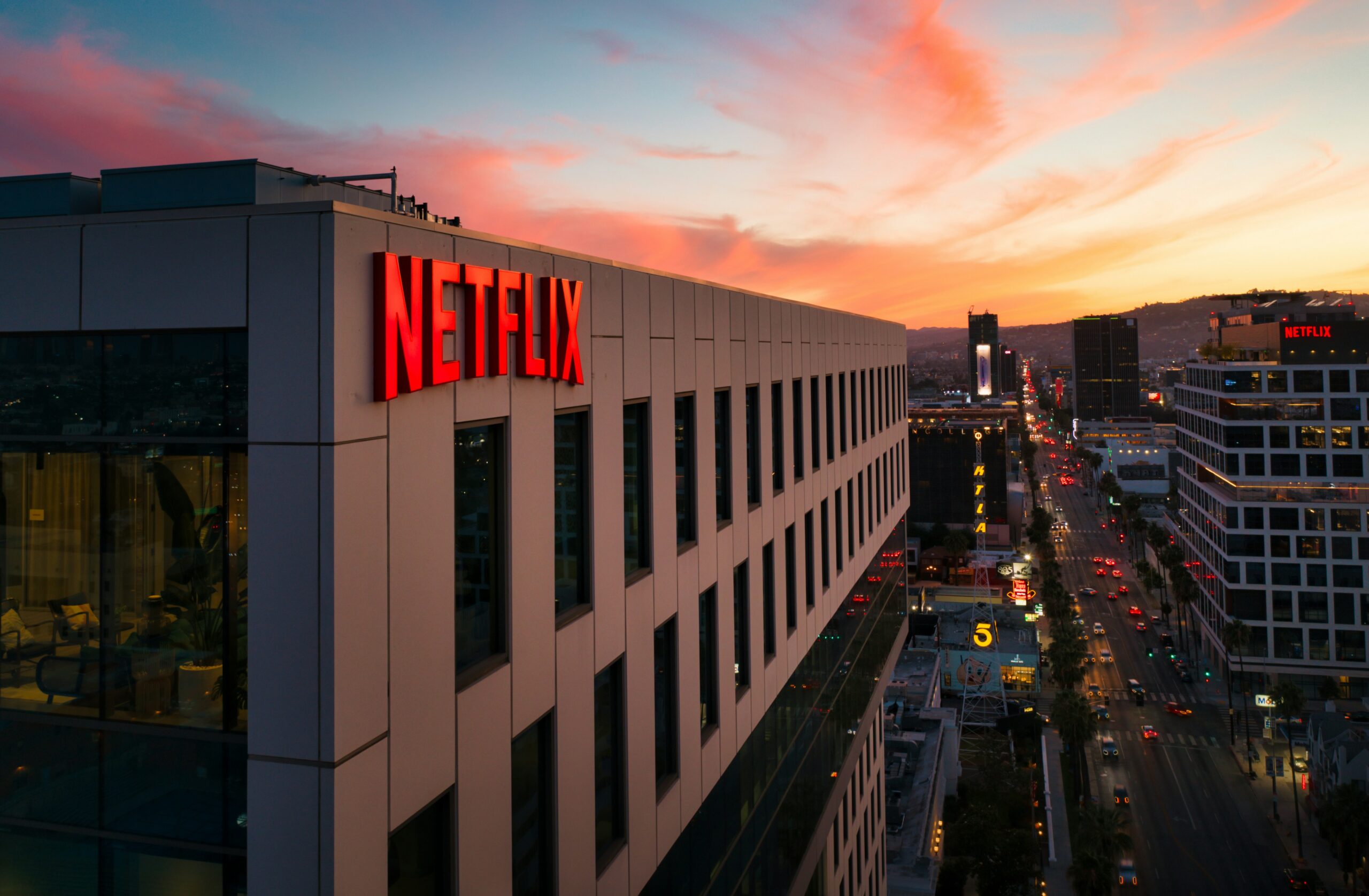 Netflix Stock: A Comprehensive Review Through FintechZoom’s Lens